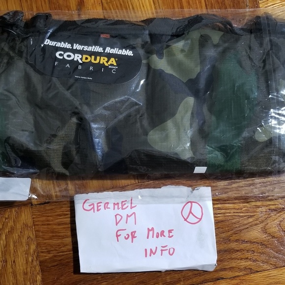 Supreme handwarmer free gift - Picture 2 of 3